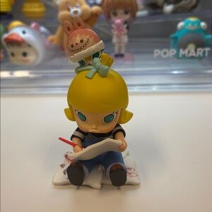Pop Mart / Pop Land - Finding Mokoko - Painter’s Help Figure (Molly)